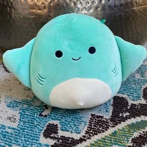 NWOT Squishmallows 8 Inch Maggie the Stingray Super Soft Plush Toy